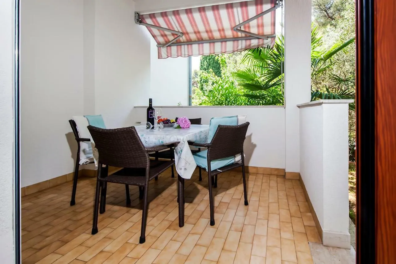 Apartments Casa Melita 罗维尼
