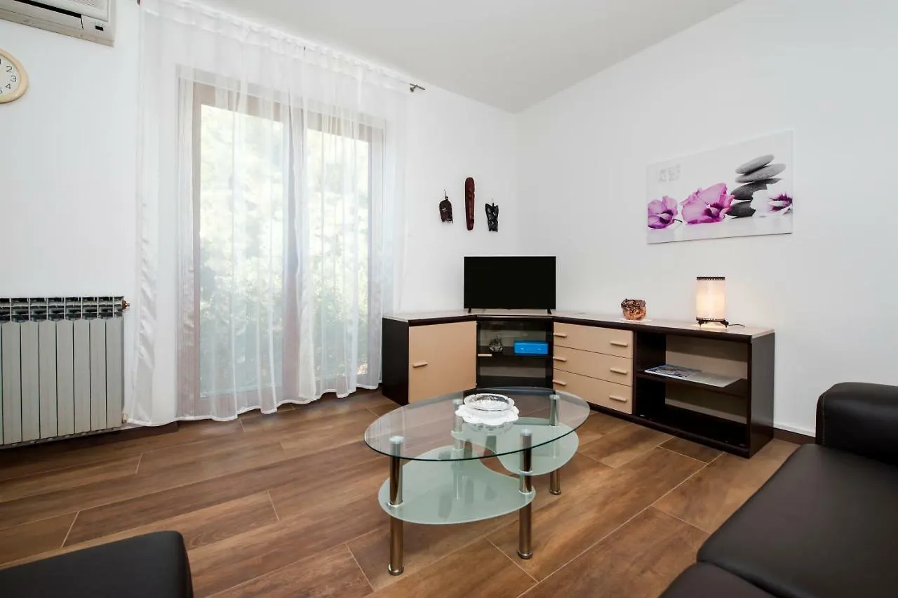Apartments Casa Melita Rovigno 0*,