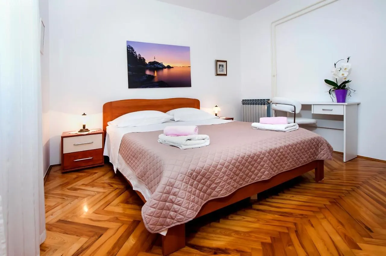 Apartments Casa Melita Rovigno Croazia
